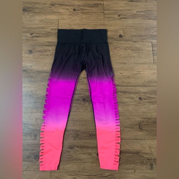 PINK
VS NEON COOL AND COMFY HTF OMBRÉ LEGGINGS M - Picture 5 of 10